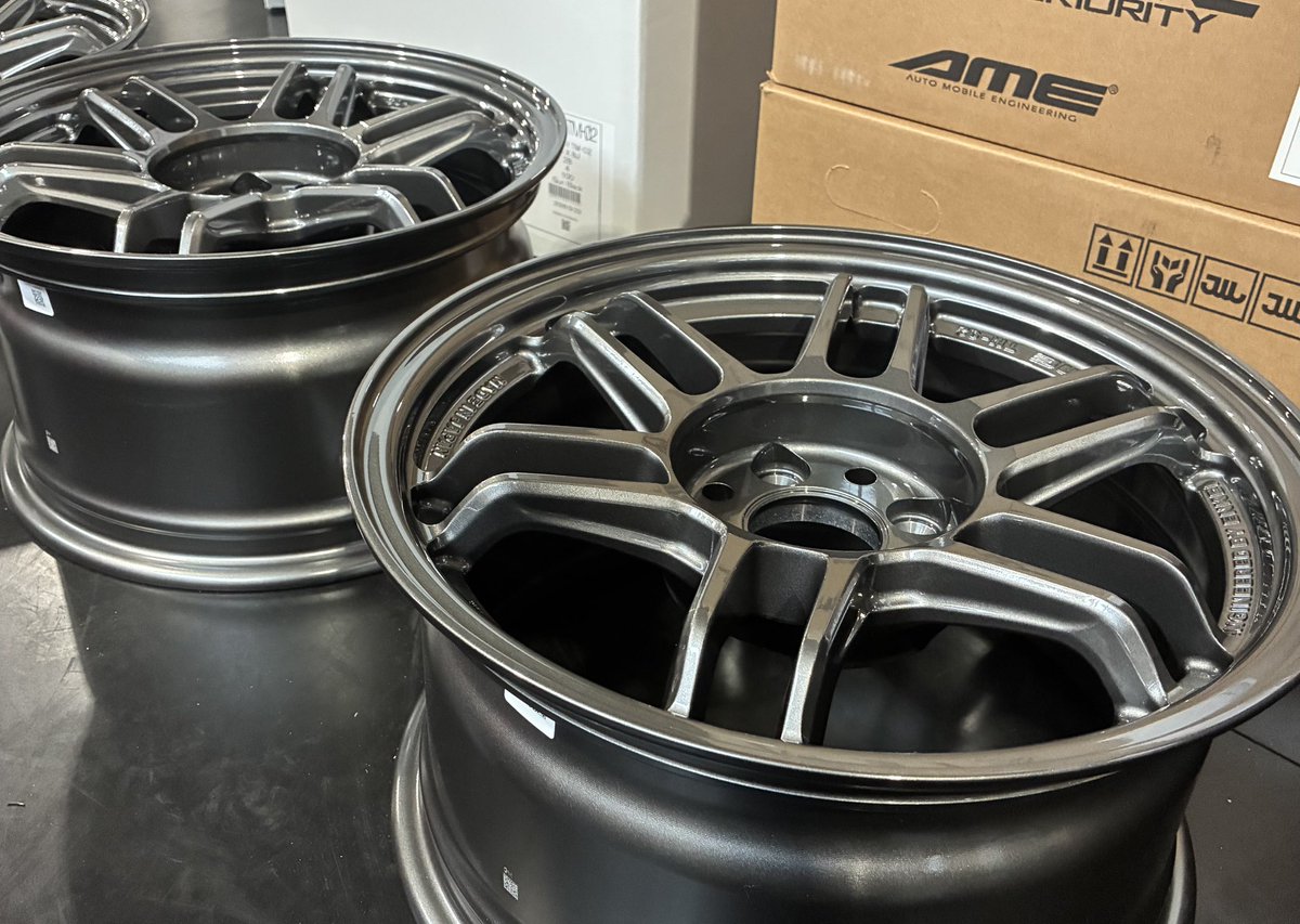 Kotaemon_AE111's tweet photo. 【New Style】
AME TRACER TM-02 RATIO
Color : GunBlack
Size : 15x8.0J+28 4/100(Front)
           15x7.0J+35 4/100(Rear)

SHIBATIRE R23 200R
Size : 225/50R15(Front)
　　　195/55R15(Rear)

念願の新作TM-02の15インチ✨
イイ感じのコンケイブ！超カッコいい😎

#AME
#TRACER
#TM02 https://t.co/Rb8hDnBK45