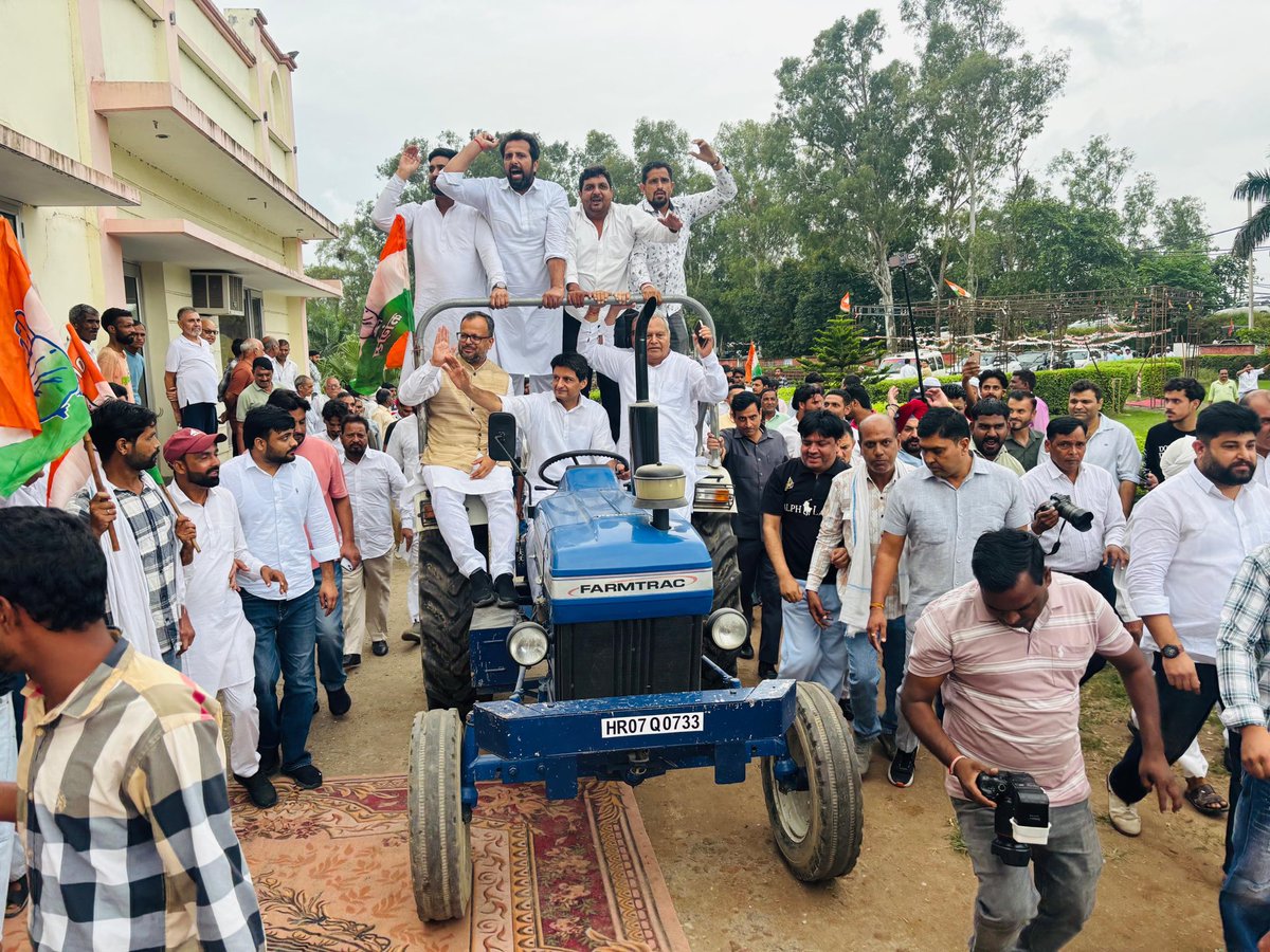 VarunMullana's tweet photo. आज यमुनानगर ग्रामीण के कार्यक्रम में मुख्य अतिथि श्री @DeependerSHooda जी एवं जिला अध्यक्ष श्री नरपाल गुज्जर,श्री देवेन्द्र सिंह, श्री लहरी सिंह पूर्व विधायक,श्री रमन त्यागी,मीडिया प्रभारी @Monikadoomrainc जी एवं अन्य नेतागण के साथ। https://t.co/8hv6FLfPfV