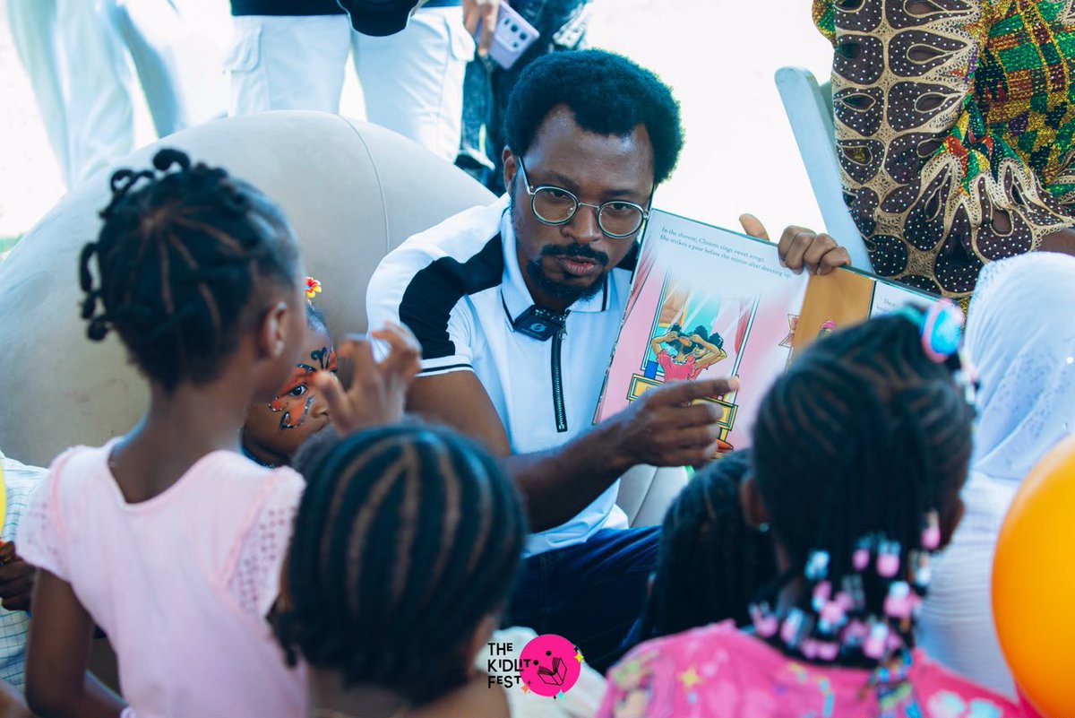 TheKidLitFest's tweet photo. This is a new week to put a good book in a child’s hands🤍

One of our favourite moments from The KidLit Fest 2026 : children gathered around a good book, listening, discovering and sharing stories together.

What book are you or your little reader starting the week with? 

KLF📚 https://t.co/FH0hclai6U
