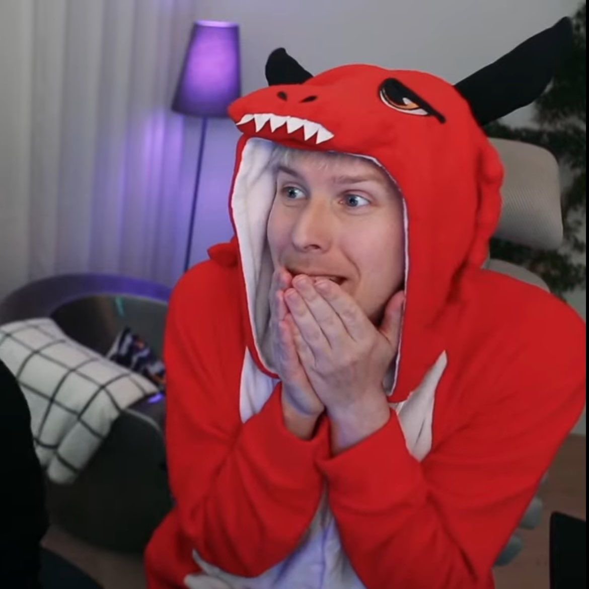 appleswormsies's tweet photo. Reply and I’ll give u a color to assign ur favs with !! 

I got apple red 🥹🫶🏻 https://t.co/ZxNBo3zsx1
