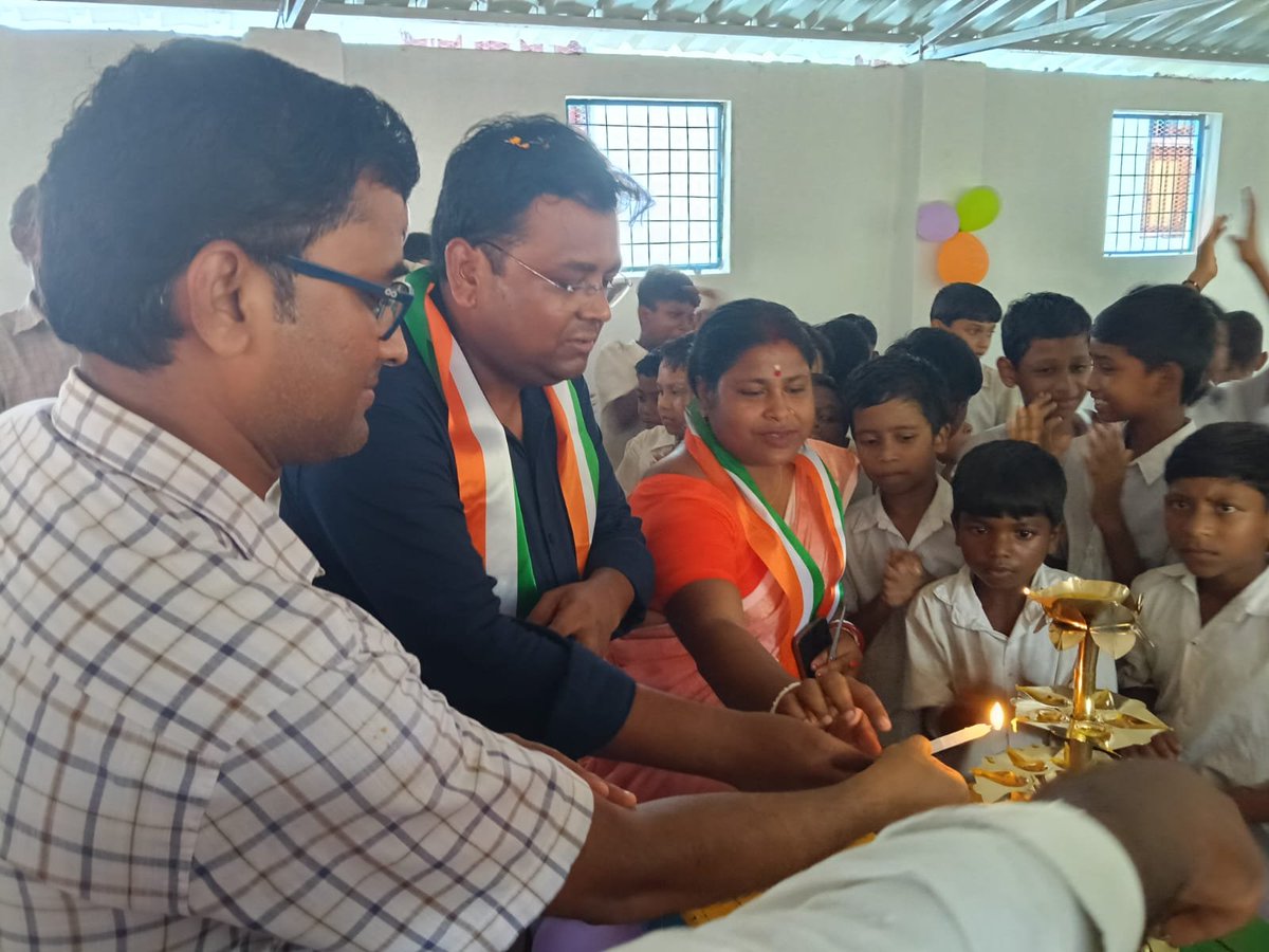 tapadar939248's tweet photo. প্রধানমন্ত্রী নরেন্দ্র মোদির জন্মদিন উপলক্ষে "সেবা সংকল্প অভিযান" আজ পূর্বস্থলী দক্ষিণ বিধানসভা কেন্দ্রের অন্তর্গত সিমলন অন্নপূর্ণা কালী নিম্ন বুনিয়াদি বিদ্যালয়ে দীর্ঘ দিন ধরে অচল অবস্থায় পড়ে থাকা মিড-ডে মিলের নবনির্মিত রান্নাঘরটি এক আনন্দঘন পরিবেশে নতুন রূপে উদ্বোধন করা হল https://t.co/I8XPQ0gBox