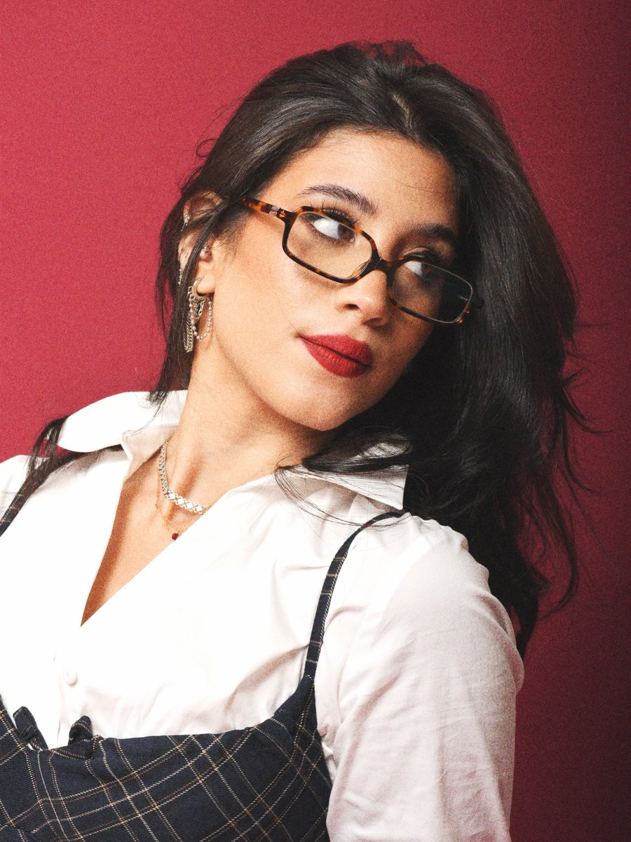 AngelaxLisaAn's tweet photo. احا انا مصدقتش ان الصور دي حقيقيه غير لما لقيتها علي صفحتها الرئيسيه ♥️🔥🔥🇮🇱🇮🇱
بقت مستريس اوووووي زمانها مخليه اخوها بيعبدها ريتويت👅🛐 https://t.co/wBfd2vyfRY