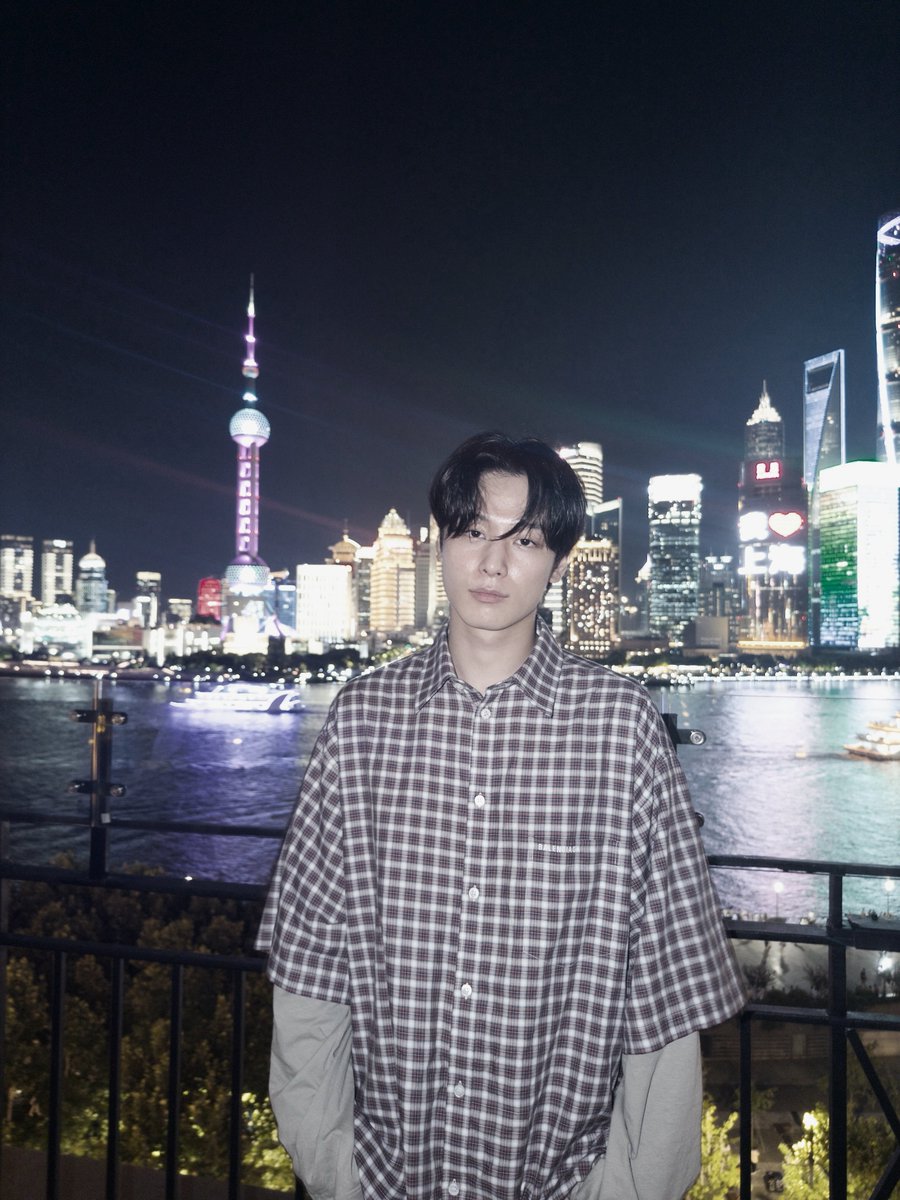 jjuyeonw's tweet photo. The city comes alive after dark. https://t.co/abyma3OtUM