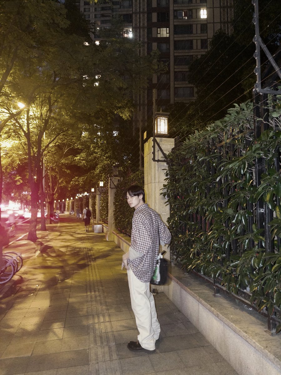 jjuyeonw's tweet photo. The city comes alive after dark. https://t.co/abyma3OtUM