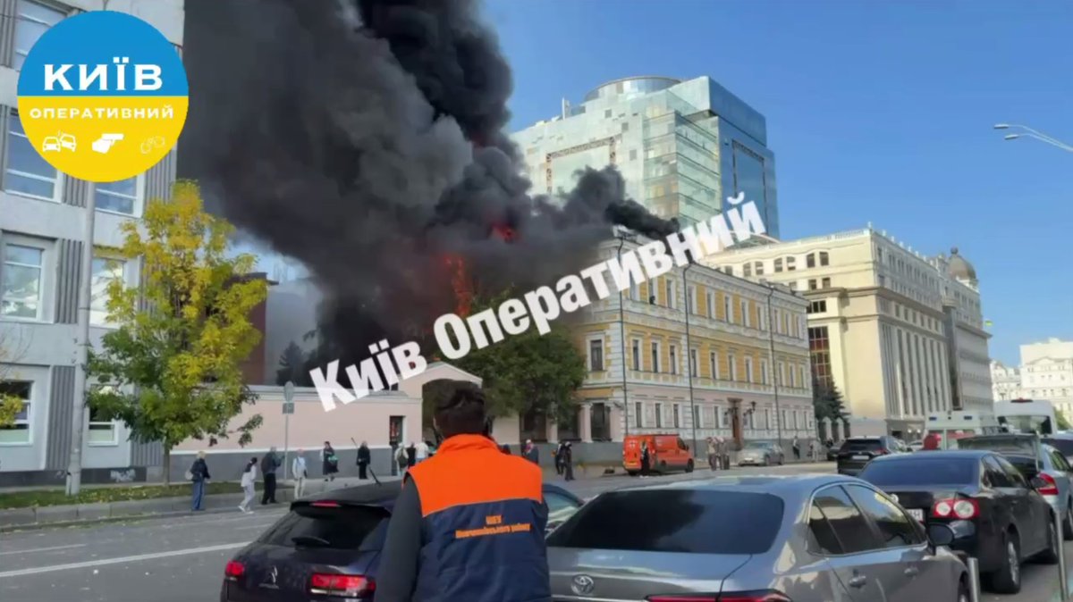 99Dominik_'s tweet photo. A Russian drone hit the building of National Academy of Sciences of Ukraine.

50.444812, 30.512520
Kyiv, Ukraine
@GeoConfirmed @UAControlMap @AndrewPerpetua https://t.co/nr9I6l9xgO