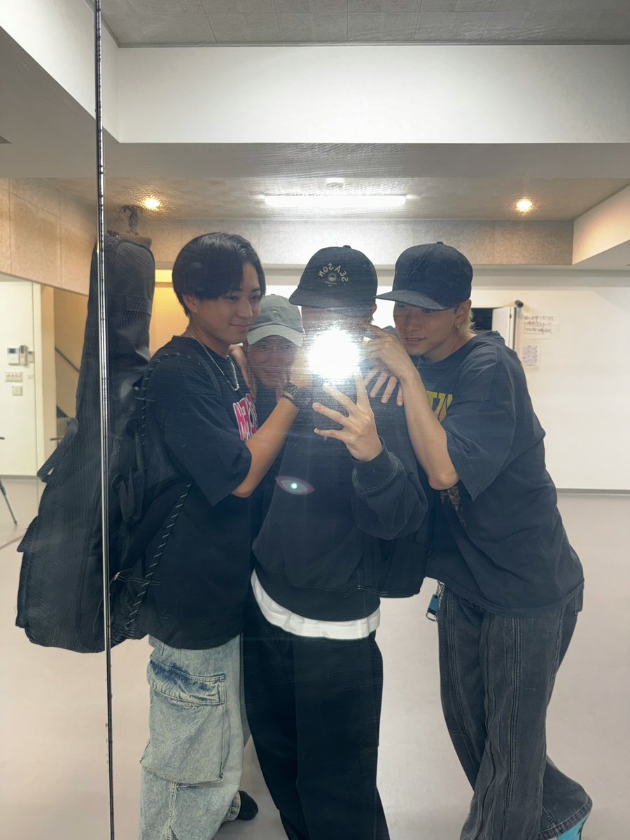 niwachaaan_98's tweet photo. チームボーカル、ラスト合わせ‼️
#JJ https://t.co/0OGDYVLgkm