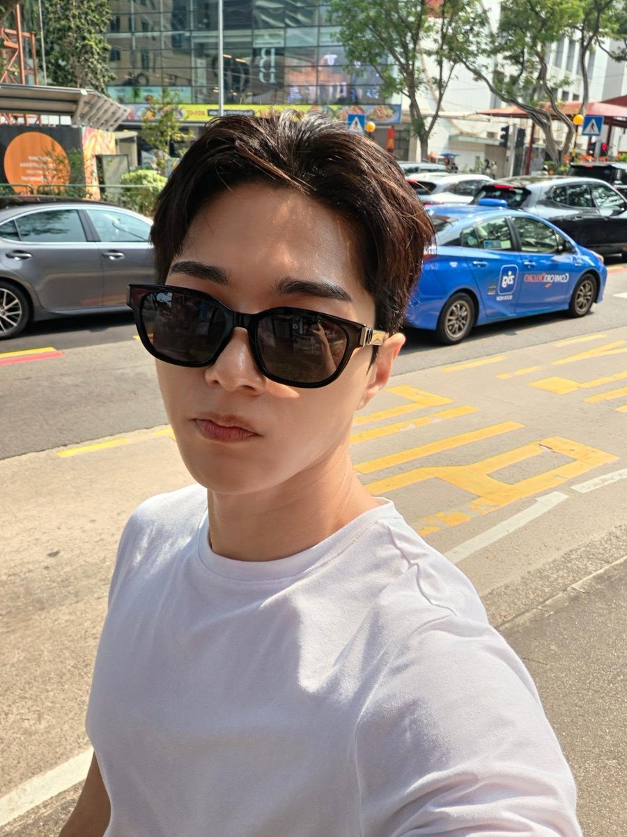 ifntinfo's tweet photo. [SNS] 260928 INFINITE L (Myungsoo) Instagram Update (2/4)

"September"

#인피니트 #엘 #명수 #김명수 https://t.co/TaEYFm5InJ https://t.co/b8M52LfgrQ