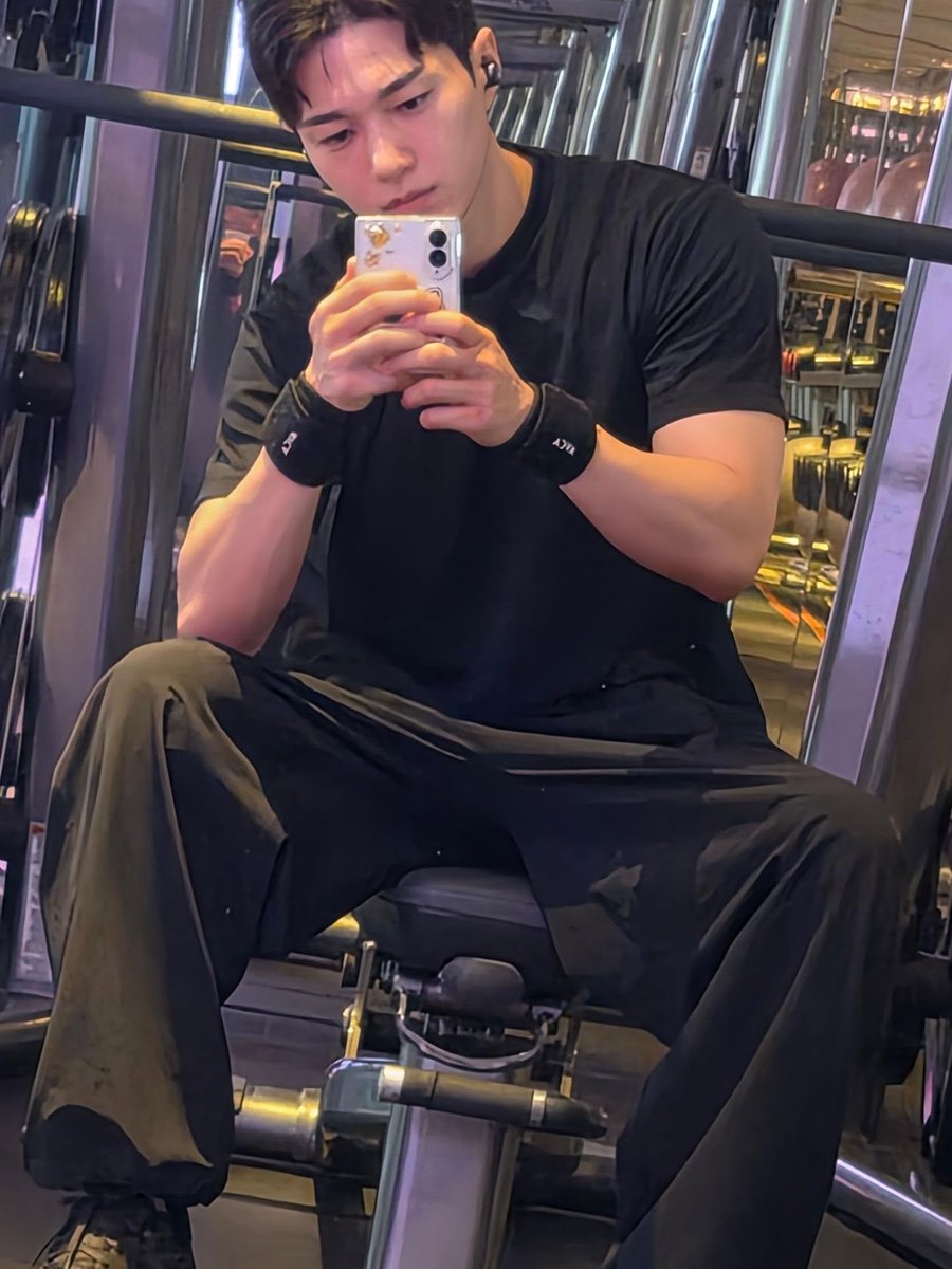 ifntinfo's tweet photo. [SNS] 260928 INFINITE L (Myungsoo) Instagram Update (3/4)

"September"

#인피니트 #엘 #명수 #김명수 https://t.co/TaEYFm5InJ https://t.co/2vJClww81K