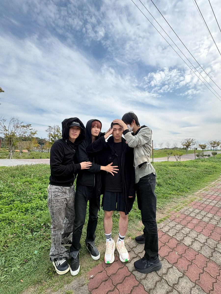 rood_er's tweet photo. 잘다녀와 ..........🚰.🚰 https://t.co/lp6uvlr7gF
