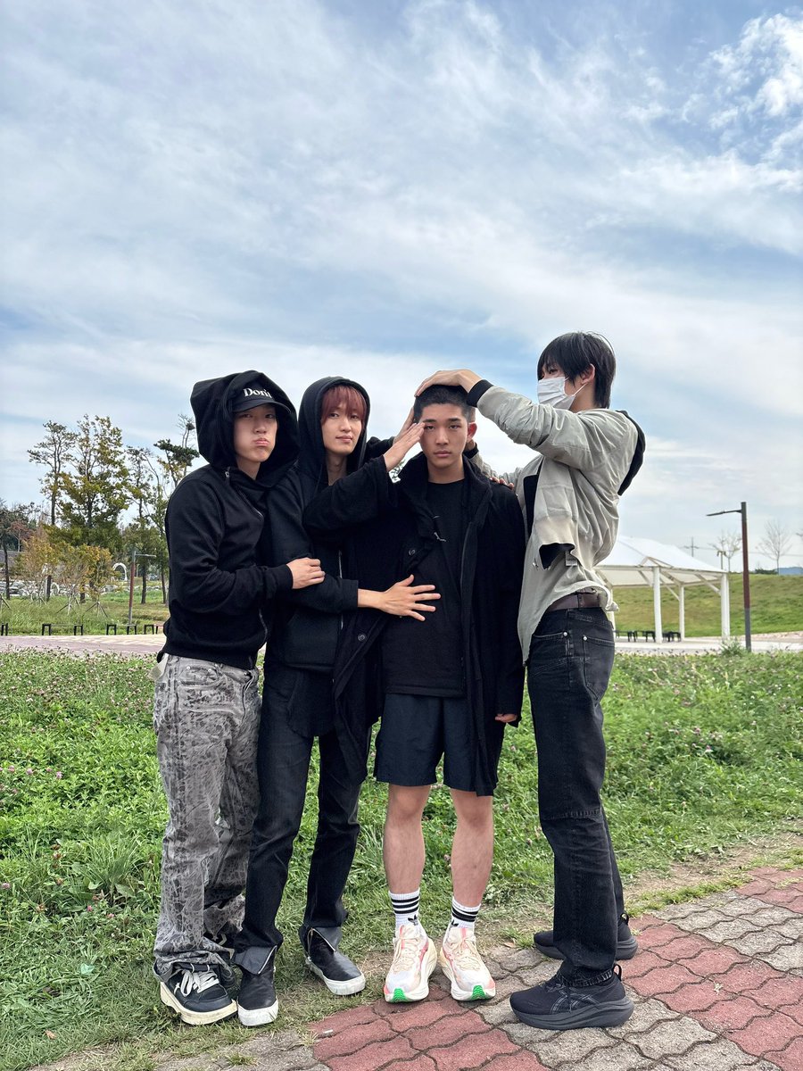 rood_er's tweet photo. 잘다녀와 ..........🚰.🚰 https://t.co/lp6uvlr7gF