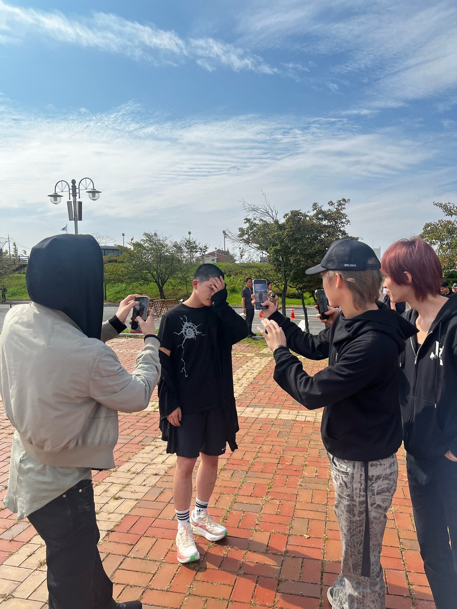 rood_er's tweet photo. 잘다녀와 ..........🚰.🚰 https://t.co/lp6uvlr7gF