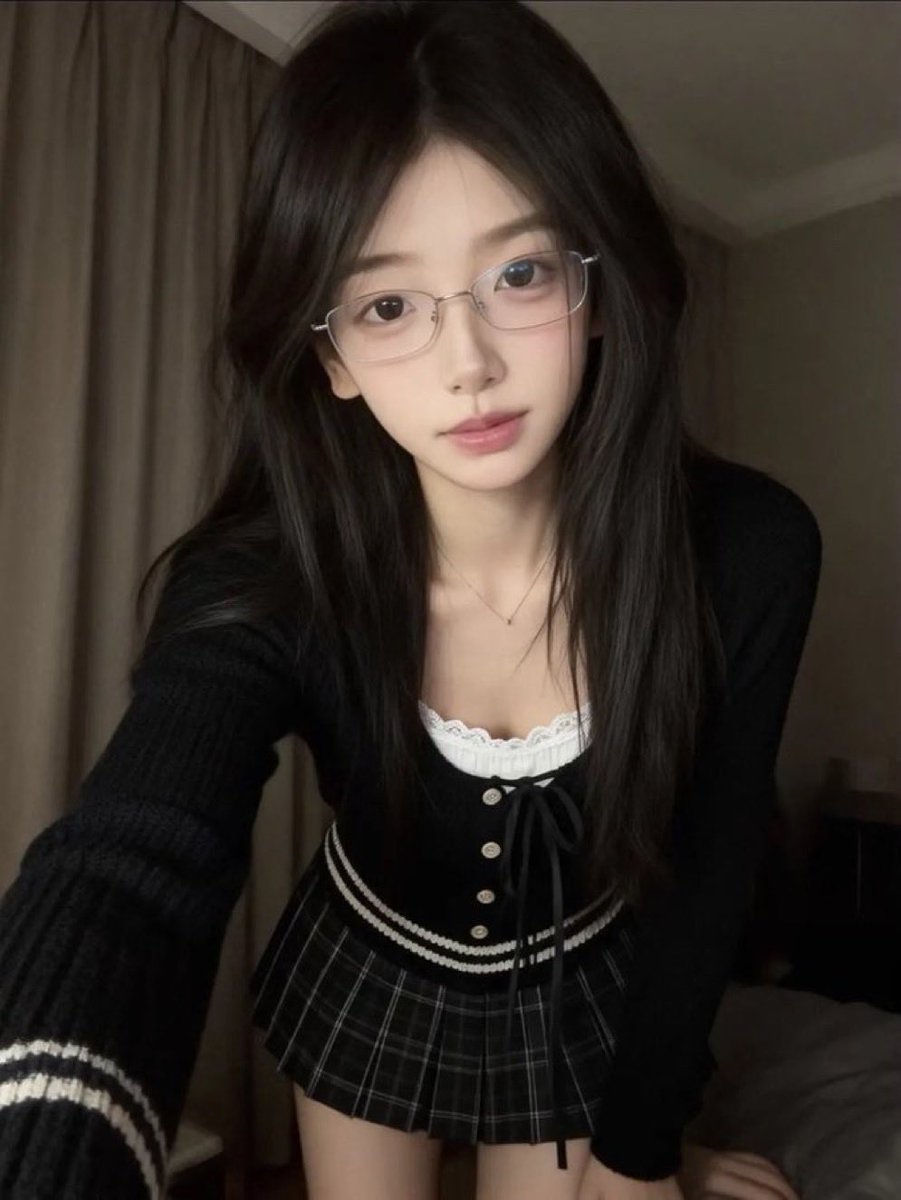 Mnaveed66135278's tweet photo. 刚拍的福照有人看嘛...

今天当一次女菩萨！！

是粉哒！！看完不许瞎说🫣. https://t.co/Q9BEztKP0O