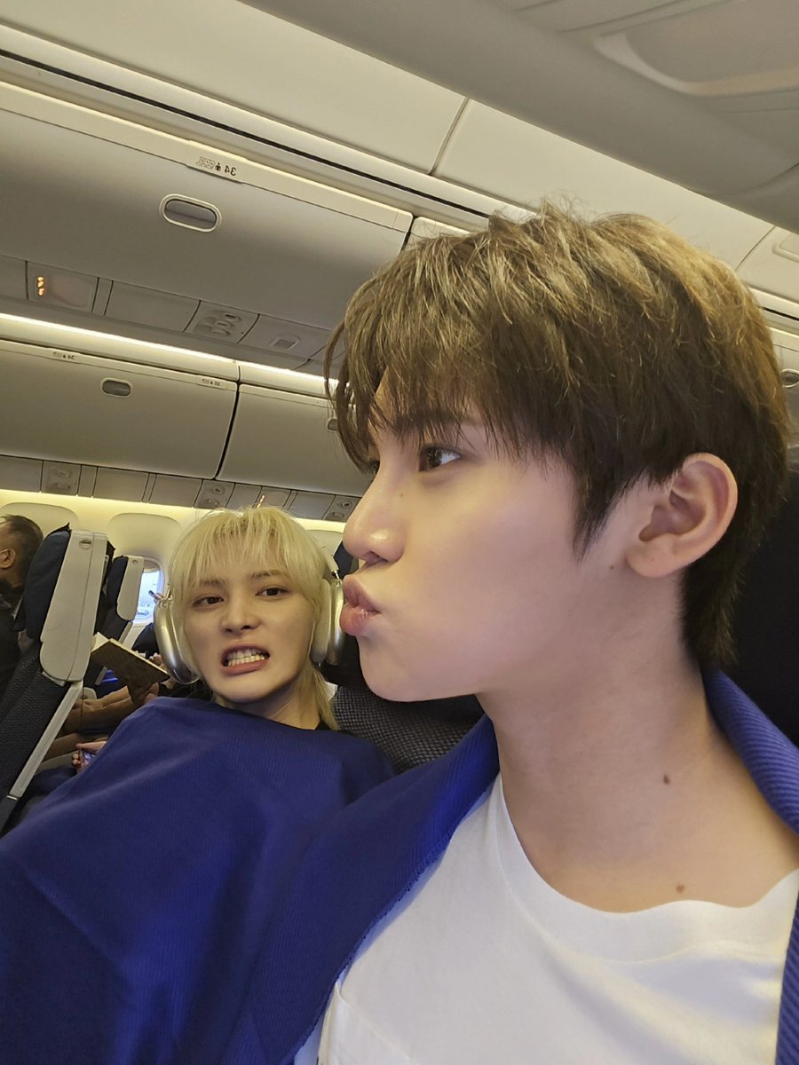 AEN_now's tweet photo. ✈️

#AEN #Aneee #준서 #지용 https://t.co/01Z5t5pluD