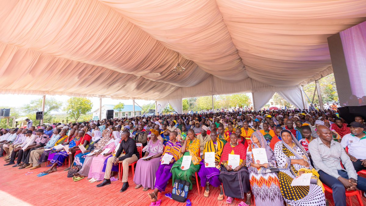 WilliamsRuto's tweet photo. For more than 60 years, the land question has fuelled insecurity of tenure, conflicts, poverty and even deaths. https://t.co/8zYcnN7iXr