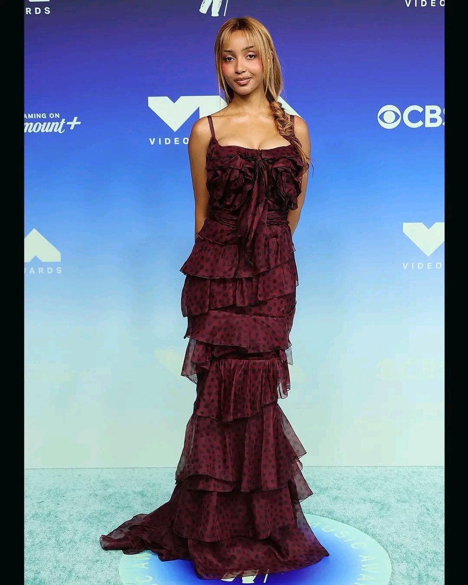 ITZSOLLYY's tweet photo. These stars are serving looks on the VMAs carpet! 🤩 🙌 Swipe to see more of the celebs on the carpet at this year's ceremony
Stella Quaresma of FLO,Chloe Bailey, Jorja Douglas of FLO and Renée Downer , Shaboozey, Tyla, PinkPantheress, ETC #VMAs #tyla #pinkpantheress #chloevailey https://t.co/ZE9MM3kyTd