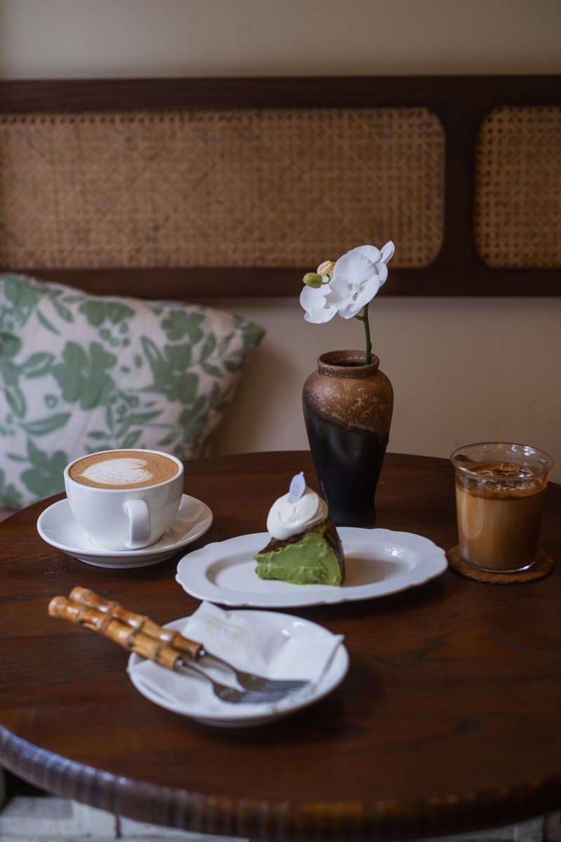 Simmons4axli's tweet photo. Descubrí una cafetería con café de origen único sin azúcar aadido y pasteles de fruta fresca — una sensación nueva para mis maanas! https://t.co/EFvkfA5Q4q