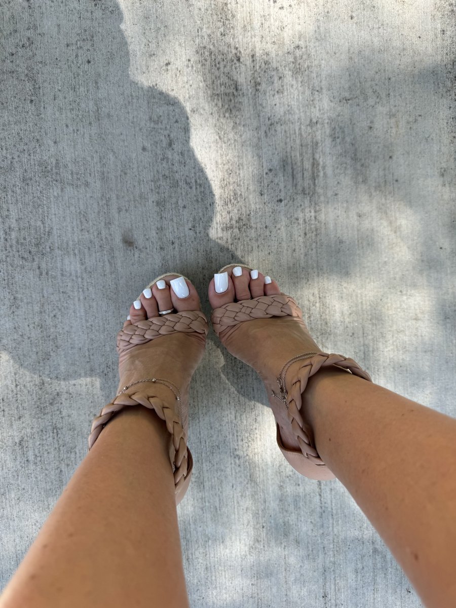 missheels0770's tweet photo. White toes in braided wedges. Monday needed something less innocent. https://t.co/YGnNlFrOYP