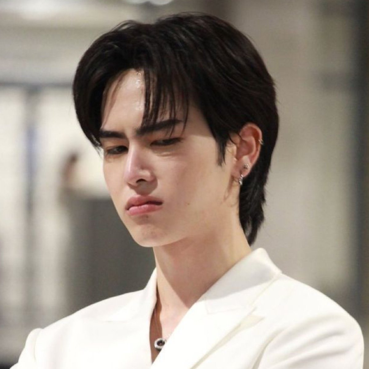 nniearchive's tweet photo. PASUTRI MAGANG — A #PerthSanta One-Shot AU

"Mas tuh makin hari makin ganteng. Sedangkan aku makin jelek. Mas pasti udah nggak selera kan liat aku?"

📌 Serie 16 : Insecurity, Kemeja Tenda, dan Suami yang Terlalu Ganteng https://t.co/kCA4LV0aQF