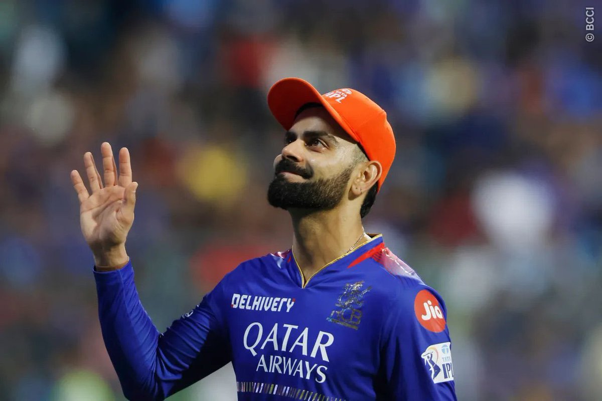Chiefsignedoff's tweet photo. Thanks for carrying this irrelevant franchise @imVkohli 👑@EllysePerry 💂 https://t.co/OccMaBf68J