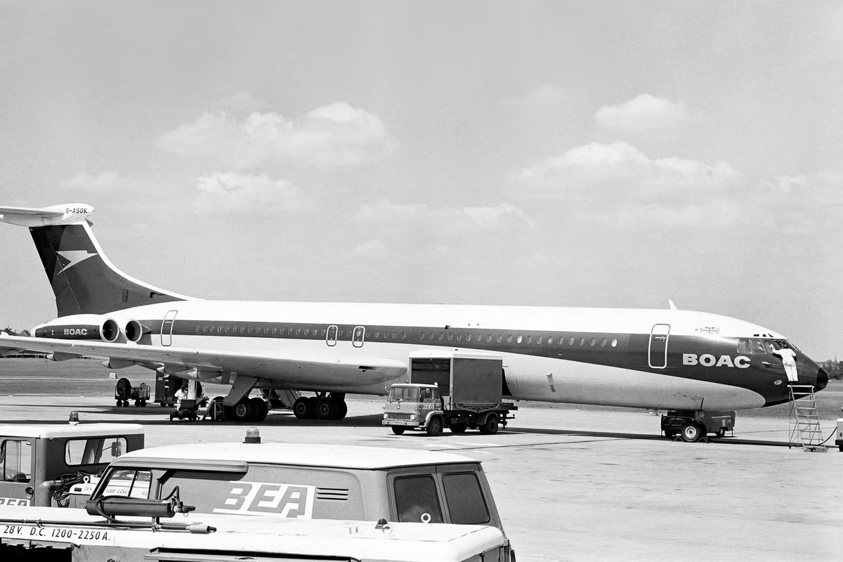 n194at's tweet photo. BOAC
Vickers Super VC10 Srs1151
Reg: G-ASGK
BHX/EGBB Birmingham Elmdon Airport
June 1970
Photo credit Dave Heaney
#AvGeek #Airline #Aviation #AvGeeks #Vickers #VC10 #BHX #Birmingham #BOAC 🇬🇧 https://t.co/Y992iCMvA7