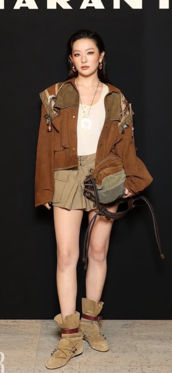 ksgdinas's tweet photo. bringing back seulgi at fashion week https://t.co/wHfExjoVRc