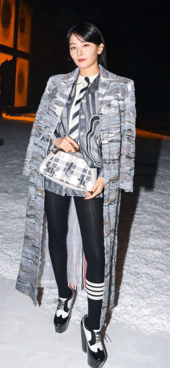ksgdinas's tweet photo. bringing back seulgi at fashion week https://t.co/wHfExjoVRc