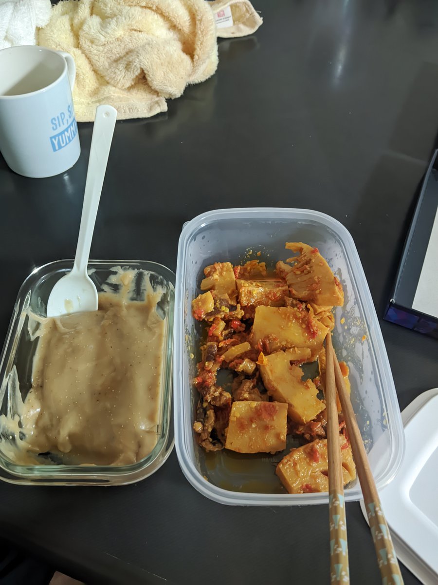 Nonmollareboy's tweet photo. kemarin bikinin orang myanmar sate ayam kecap
dikasih balik ini, ternyata jenang sama rica rica 😭 https://t.co/zR4m32oncq