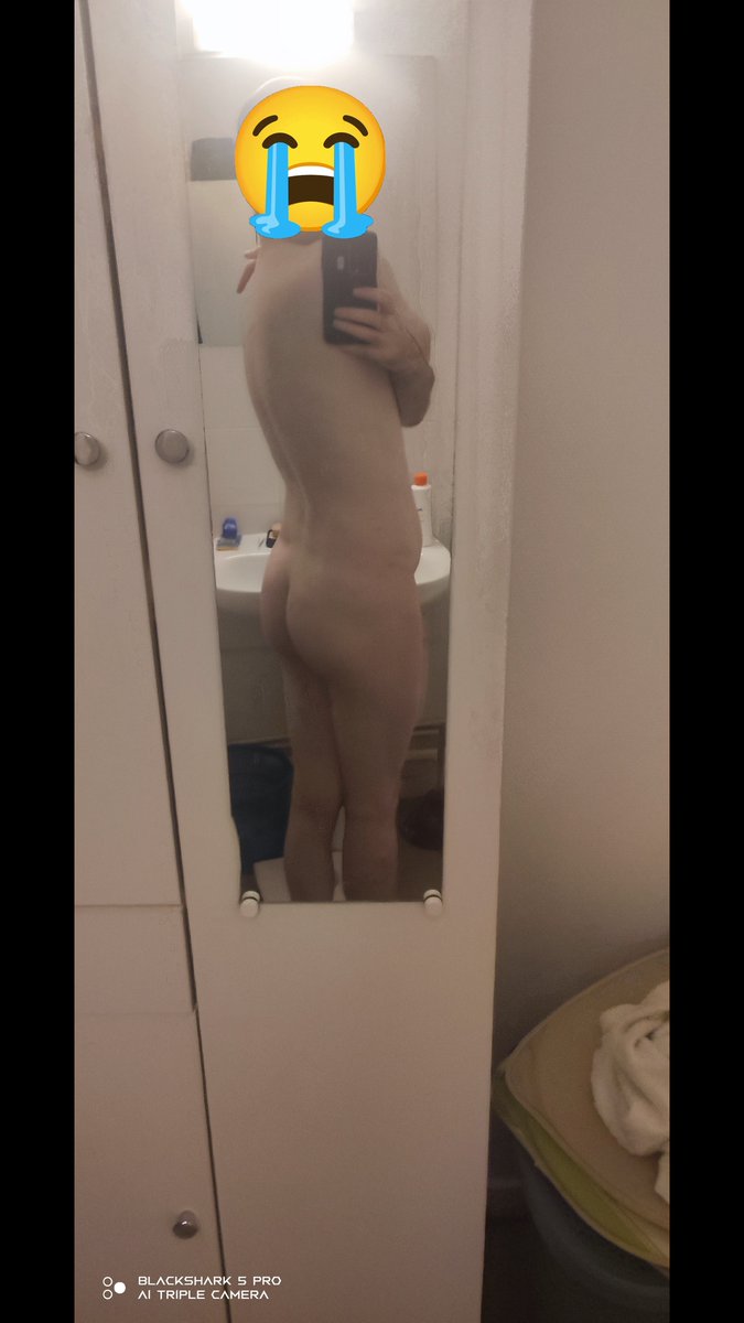 SylvanusXXX's tweet photo. Je rappelle les bases de l’hygiène pour une vie sexuelle heureuse😤
J’ai dû me raser le corps à cause d’un mec à l’hygiène douteuse😡 Maintenant je ressemble plus à rien😭

1 Un pubis ça s’entretient régulièrement
2 Les vêtements et literie se change et lave aussi régulièrement https://t.co/dIbJtPAg9b
