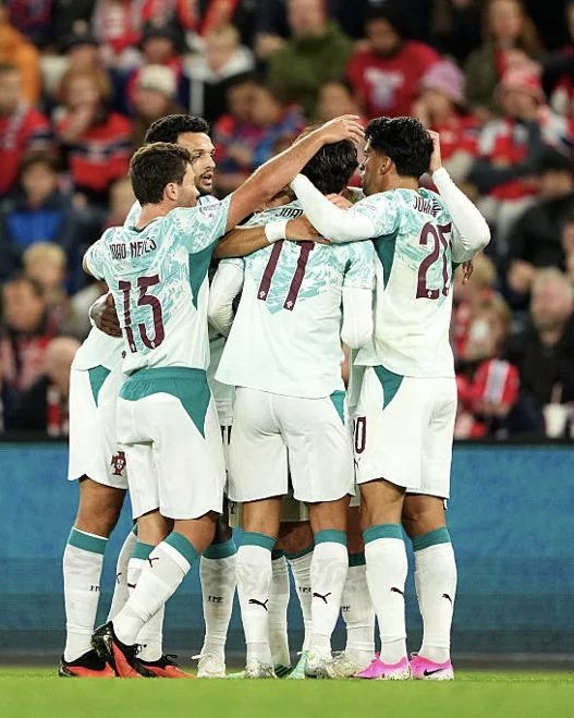 atsuisamui's tweet photo. 🌍 𝗢𝘂𝗿 𝗶𝗻𝘁𝗲𝗿𝗻𝗮𝘁𝗶𝗼𝗻𝗮𝗹𝘀:

🇩🇪 Adeyemi plays 75 minutes in Germany's 0-1 UEFA Nations League defeat to Greece.

🇵🇹 Cancelo features in Portugal's 1-2 UEFA Nations League win over Norway.

📸 @DFB_Team_EN  @UEFAcom https://t.co/1Ydc0eO4LM