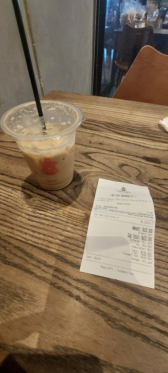 james10cook's tweet photo. Bahkan hal simpel kayak nanyain "Tujuannya mau kemana kak?" bikin seneng banget, tempatnya juga ok, fix sih setiap brangkat dari Bandung harus kesini. Makasi ya aa Egie🙏 https://t.co/HLxw4CRwyi
