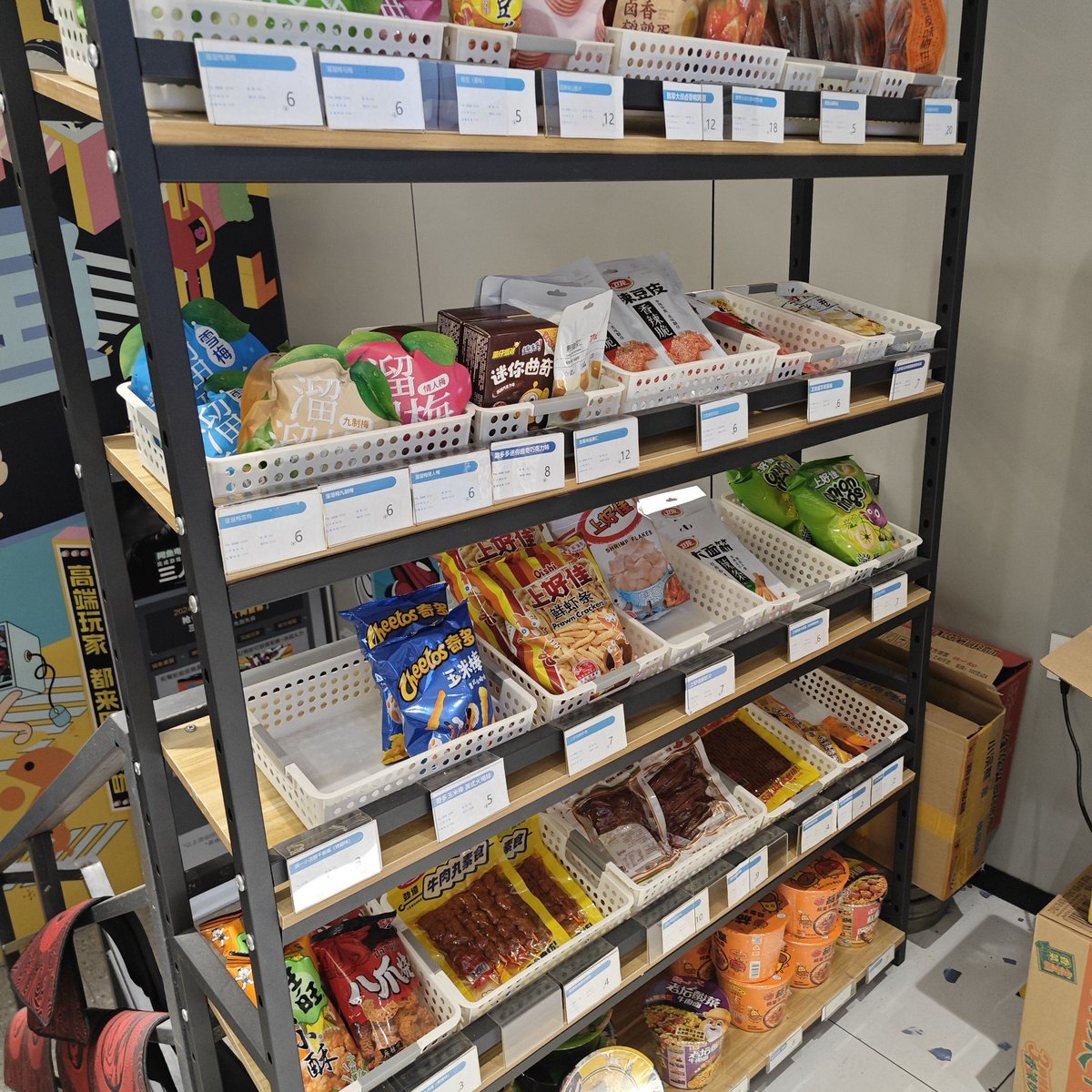 RochellWiluhuo's tweet photo. última compra de la semana en el conviente: snacks frescos, agua mineral y café para maanas ocupadas. Todo listo para la semana! https://t.co/ppQ8W5FLQc