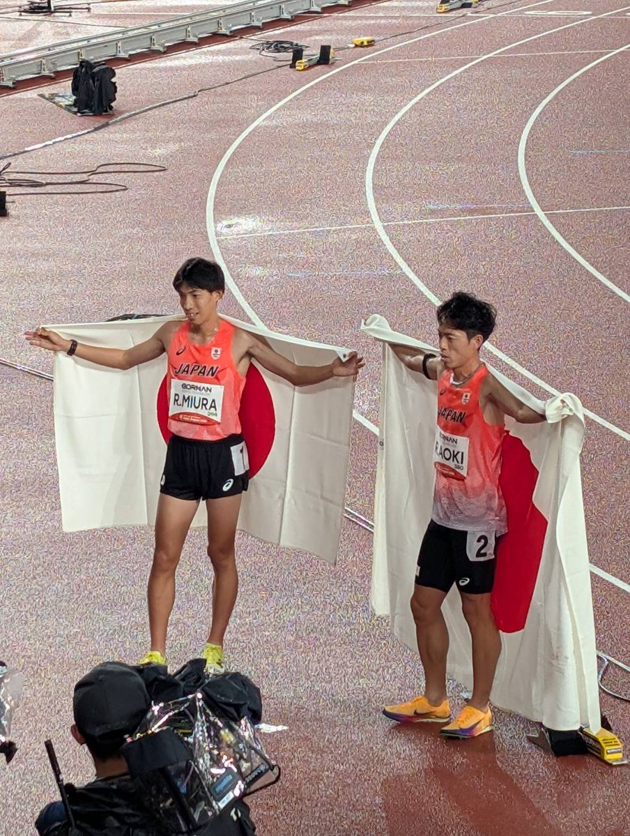 jaaf_official's tweet photo. /／
【#アジア大会】
男子3000m障害物で
金＆銀🥇🥈メダルを獲得✨️
#三浦龍司 が大会新🎉
\＼

◆男子3000m障害物
1位🥇🇯🇵#三浦龍司（SUBARU）
8分17秒36　※大会新記録
2位🥈🇯🇵#青木涼真（Honda）
8分17秒60　※自己ベスト

応援ありがとうございました🇯🇵🙌

📺#TBS 系列 ※#TVer リアルタイム配信
⚡U-NEXTで見逃し配信
【3CH】https://t.co/DfhTCvbUY7
※会員登録が必要です。無料トライアルあり

📣選手への応援メッセージ大募集‼️
https://t.co/e50PE5sb8V
✅オンエア情報など特設サイトでチェック
https://t.co/NPQIbPc2Bk

#愛知名古屋2026 #TEAMJAPAN #ともに一歩踏み出す勇気を #JAAF #陸上　#IPPO