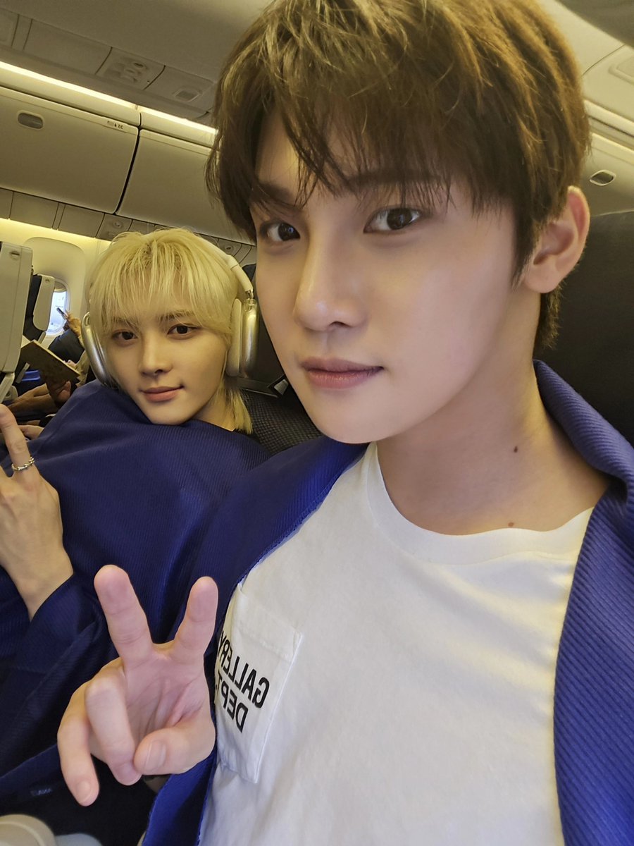 AEN_now's tweet photo. ✈️

#AEN #Aneee #준서 #지용 https://t.co/01Z5t5pluD