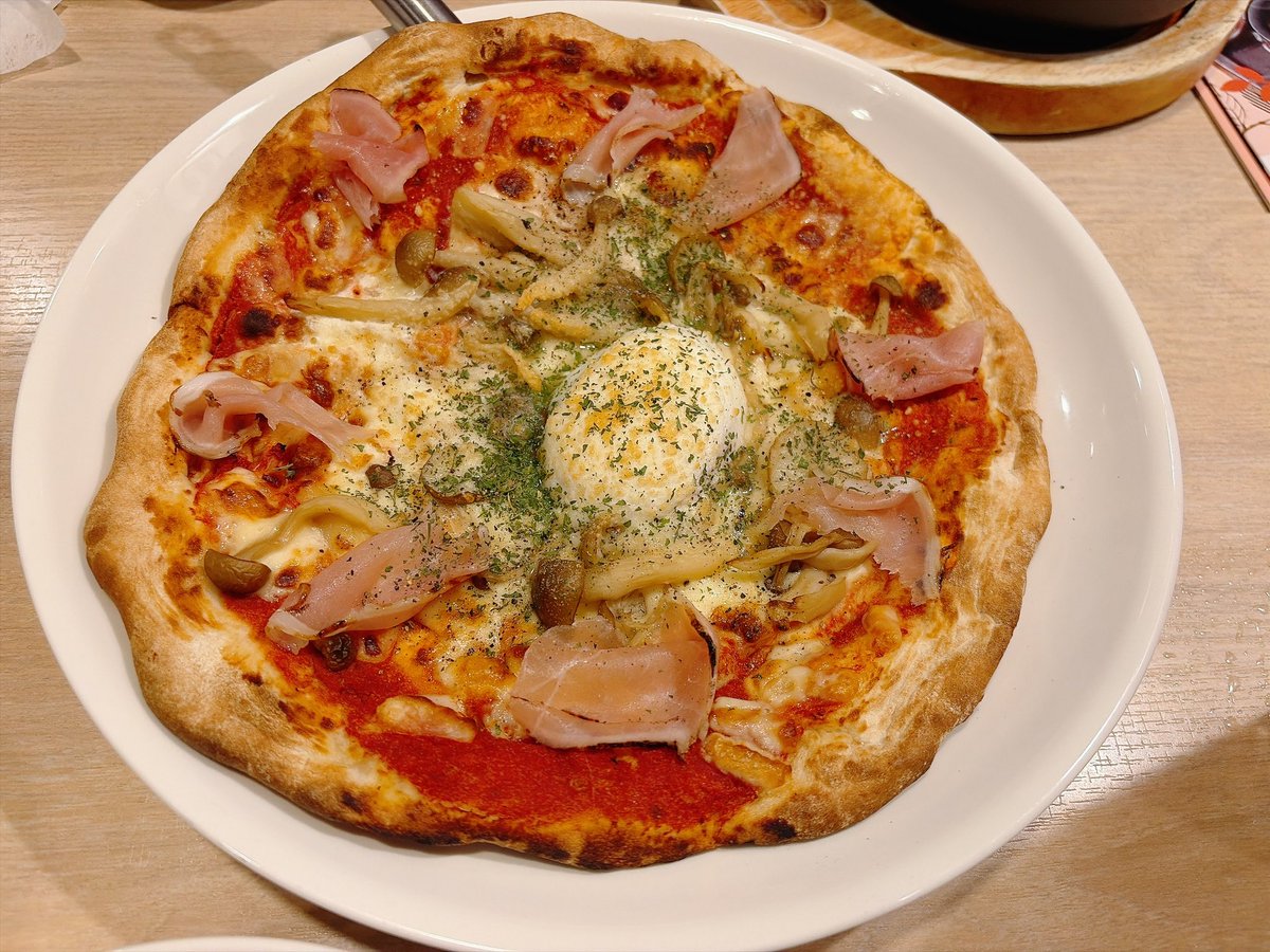 smms1108's tweet photo. ガストで昼飲みスタートしてからの18時頃まで呑んで髪切って帰りに中古見つけちゃったから仕入れたよねえ！！
中古出るの早くて心配になるけど…
この手のゲームは100時間とかやらんもんね〜
早速インスコする！！ https://t.co/Ad1Kux54Zf