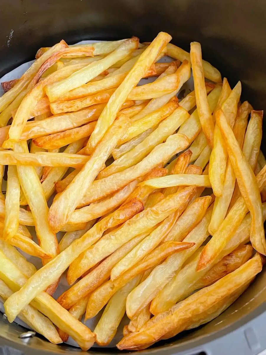wayne_p_4140's tweet photo. Just tested the all-in-one portable air fryer that fits right in my dorm desk—crunchy snacks without the bulky setup, game-changing small-space win!， https://t.co/0Q44bbGLWt