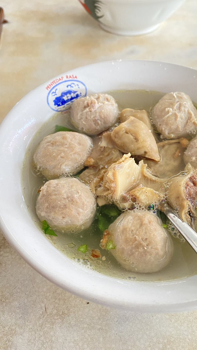 tanjiroo27's tweet photo. Menururku bakso doa ibu bakso terenak di semarang https://t.co/I1RJhJX8cP