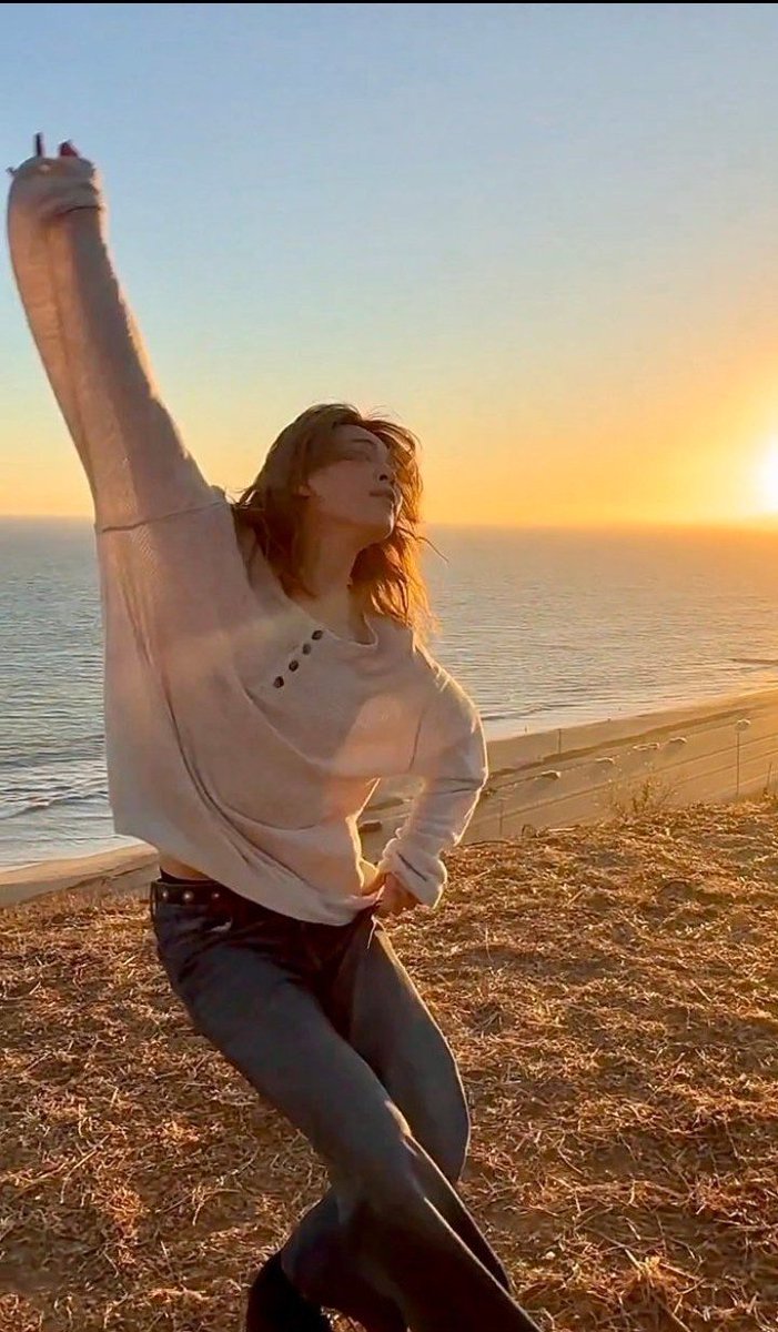 jiminisarmymuse's tweet photo. @GLISTEN_J #ThisIsJimin
JIMIN ON TIKTOK
BE MINE DANCE VIDEO 
MAIN DANCER JIMIN
https://t.co/ItboLlbFPD https://t.co/aRxYYzo2he