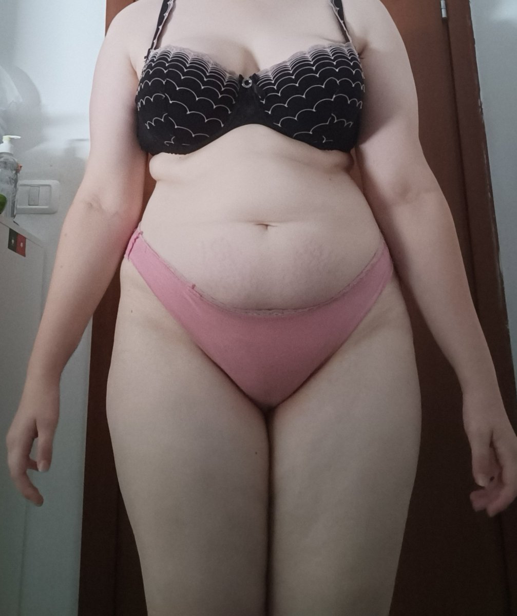 queefmonarch's tweet photo. Accountability post
Sw: 91.6 kg = 202 lbs💀
Gw: 50 kg = 110 lbs
Hight: 173 cm = 5'8 feet https://t.co/ZmWOF28irZ