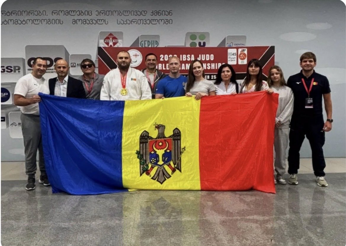 LucaDamian0's tweet photo. Recunosc, abia azi dimineață am văzut. Ion Basoc a luat aurul mondial la para-judo în Georgia.
4 meciuri câștigate, primul aur mondial paralimpic pentru Moldova vreodată. Asta da performanță!
Felicitări, campion! 🇲🇩
#IonBasoc #Moldova #Judo https://t.co/jPCea3rhQS