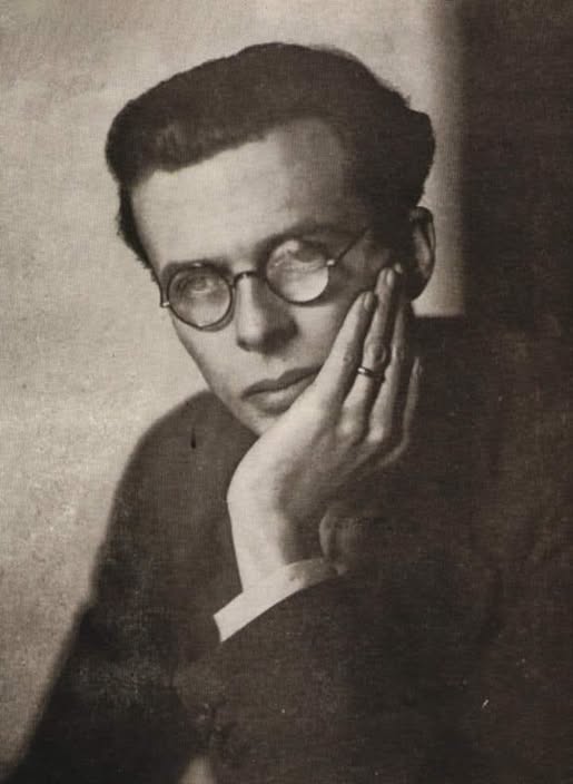 literlandweb1's tweet photo. "Es un poco vergonzoso haber estado preocupado por el problema humano toda la vida y encontrar al final que no tiene más que ofrecer a modo de consejo que 'Trata de ser un poco más amable. ”
Aldous Huxley https://t.co/CNFj6oNO3S