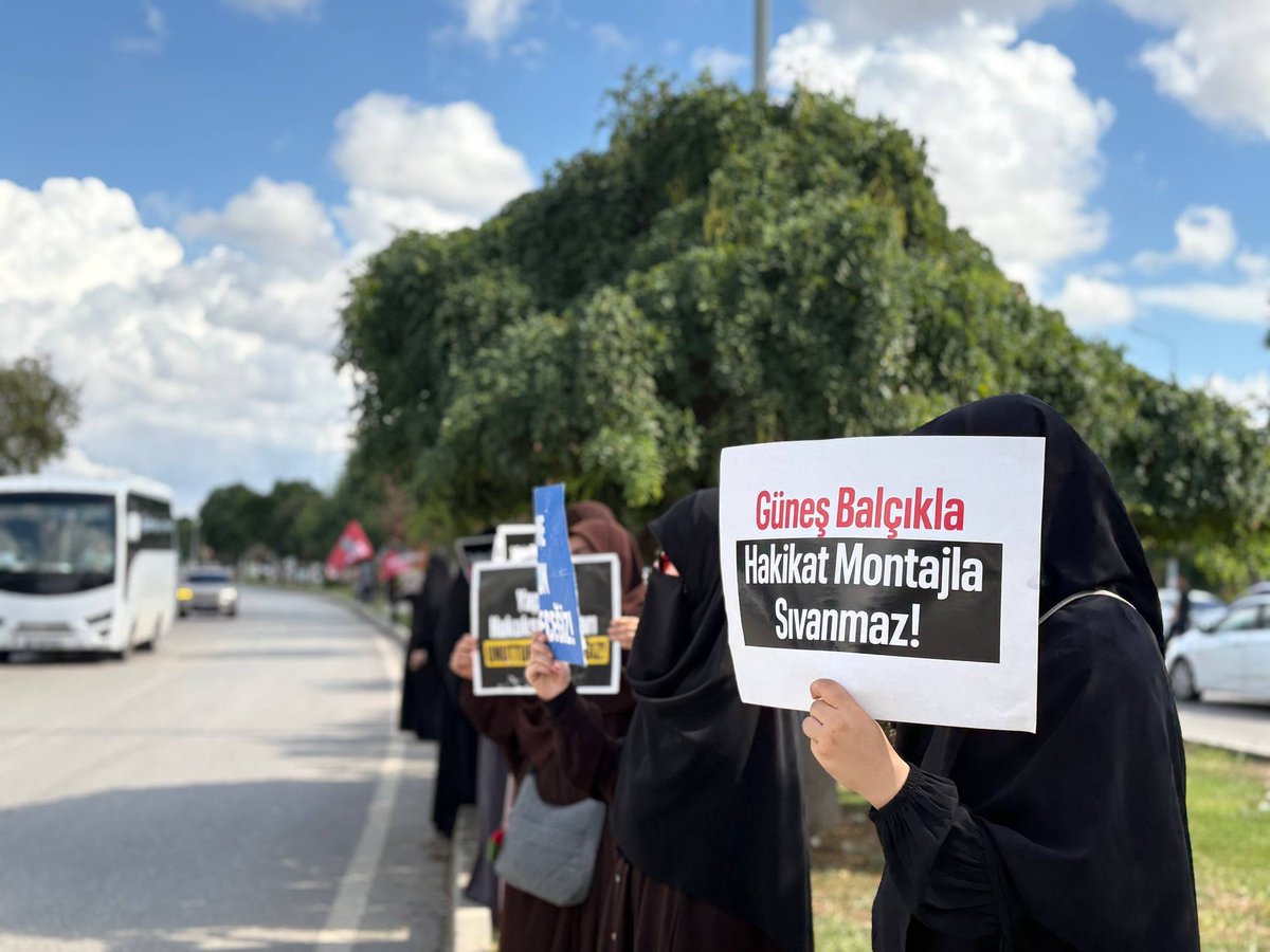 nebevi_nesil2's tweet photo. Güneş balçıkla sıvanmaz
Maya tutan göle artık ne yapsanız da sulanmaz

Hcmzn dediği gibi bu göl maya tuttu ve mızrak çuvala sığmıyor
Basit işlerle hem adalt sarayını(!) hem de kendinizi küçük düşürmeyin

AdaletIstemek SuçDeğil
#AdanaAdliyeOnüBekleyiş
Kardeşlerimizi SerbestBırakın https://t.co/acpBRrQdio