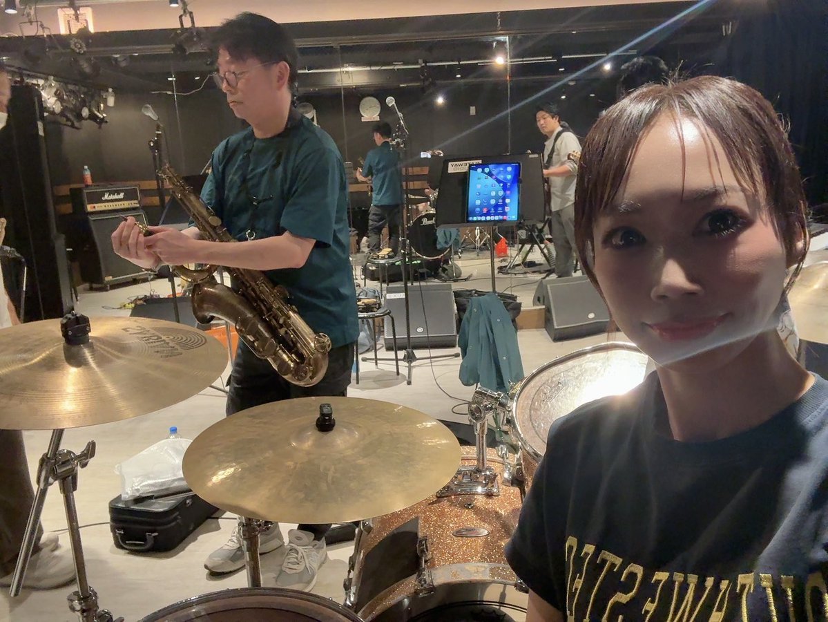 kojirou443's tweet photo. 今日もリハ！総勢9名
10/3ぜひ遊びに来てくれたら嬉しいです🫶🏻
邦楽洋楽色々叩きますー！ https://t.co/EiMPdvk2S1