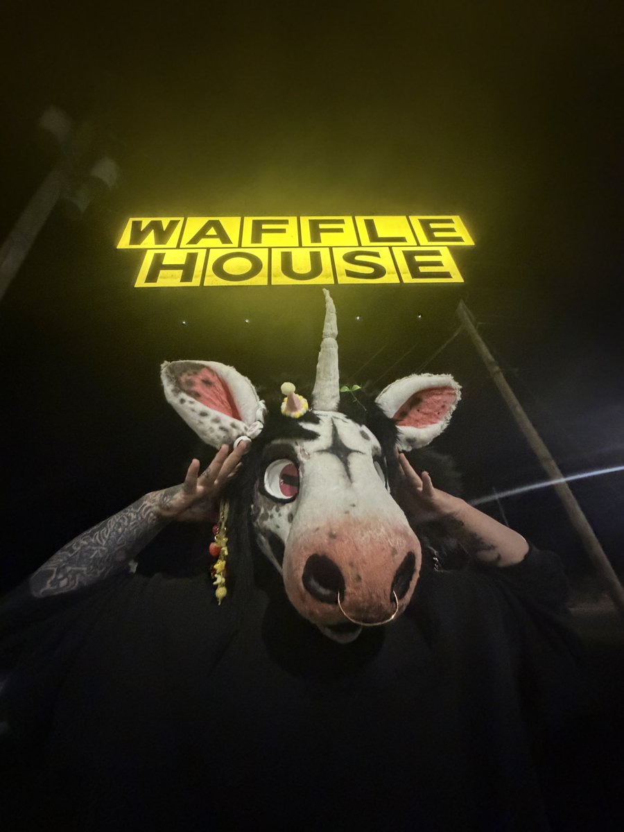 sheepwytch's tweet photo. horse goes to a waffle house for the first time colorized https://t.co/26EOjJCOMa