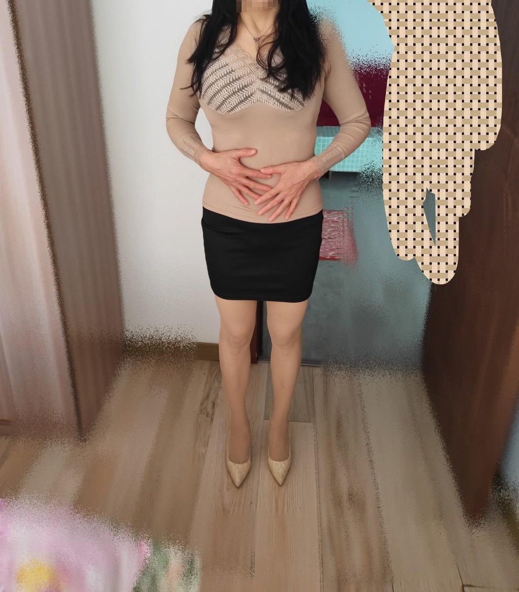 borgodelconte's tweet photo. 妈妈今天这身打扮给我看硬了，熟女肥臀大屁股妈妈就是好，熟女妈妈无敌。儿子的牛子早就想回到出生地了吧，偷拍妈妈分享给野爹一起欣赏 喜欢交流母子乱伦的可以一起来玩圈子。
#恋母 #乱伦 #母子 #妈妈 #绿母 #骚妈 #绿妈 ＃熟女 #妈妈 #妈妈出轨 https://t.co/o9HFos0Fmo
