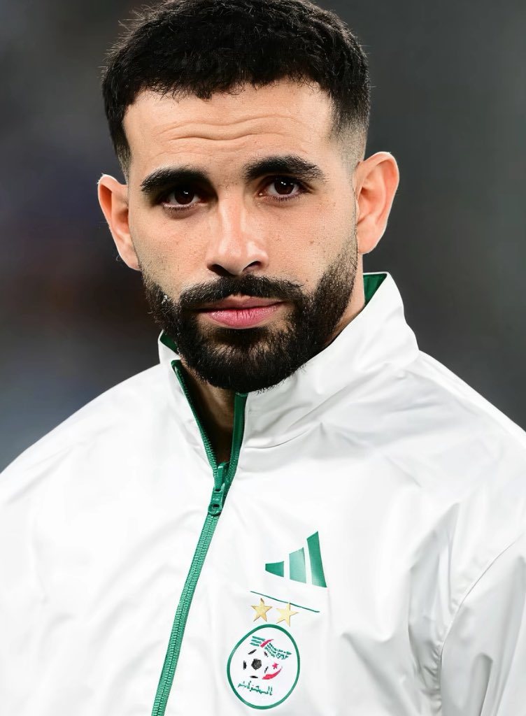 Majin91charo's tweet photo. Gros soutien au meilleur joueur de l’EN🇩🇿 avec Maza 💪🏽 https://t.co/1UsQqTlMcc