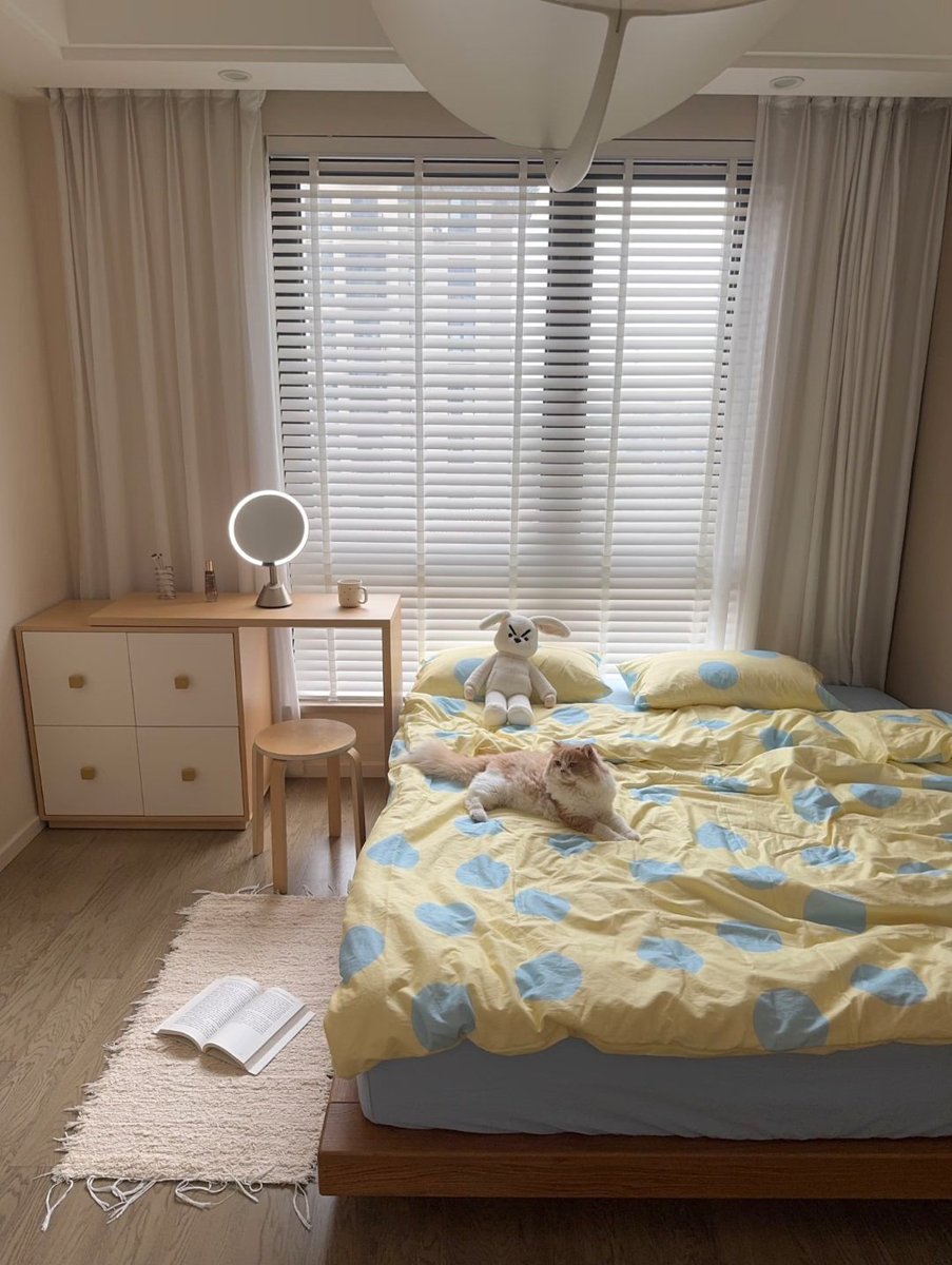 cozyeras's tweet photo. just a little room full of soft things and peaceful days 🫶🏻 https://t.co/UB3gQUjxOt