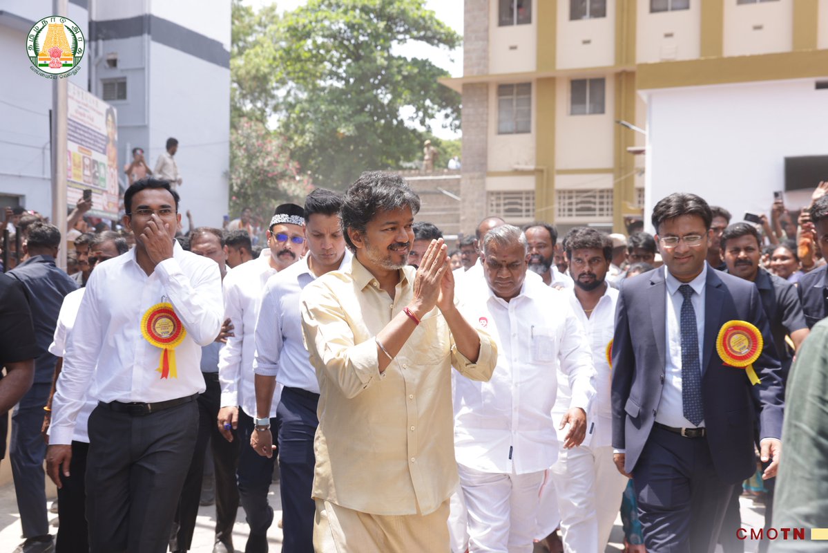 CMOTamilnadu's tweet photo. மாண்புமிகு தமிழ்நாட�� முதலமைச்சர் திரு.ச.ஜோசப் விஜய் அவர்கள் இன்று (28.9.2026), அரசு மருத்துவமனைகளில் பிறக்கும் குழந்தைகளைச் சிறப்பிக்கும் வகையிலும், தமிழர் பண்பாடு மற்றும் கலாச்சாரத்தில் தாய்மாமன் ஏற்றுள்ள அன்பும், அக்கறை நிறைந்த பாசமும் பிரதிபலிக்கும் வகையிலும், “தாய்மாமன் தங்க மோதிரம் திட்டம்” என்ற சிறப்புத் திட்டத்தை, மதுரை அரசு இராசாசி மருத்துவமனையில் நடைபெற்ற விழாவில், குழந்தைகளுக்குத் தங்க ம���திரங்கள் அணிவித்துத் தொடங்கி வைத்தார்.

#CMJosephVijay‌
