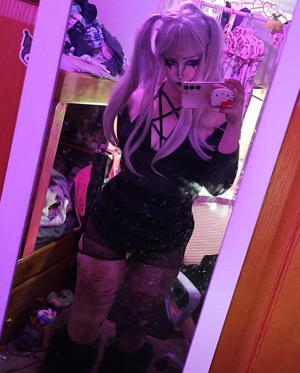 schizobait's tweet photo. ୨ ⑅ haii #nsfwtwt intro ! ⑅ ୧

៸៸   not new twit just hates me !!
៸៸   she / her  -  19  -  ੭୧
៸៸   cosplay nd makeup <3
៸៸   seller grl :3
៸៸   dms open  -  moot mee ◜𖥦◝

♡︎＆↺

#cosplay #val #egirl #sfxmakeup #feetworshi̇p #piercings #moots #of #altgirl #meow https://t.co/hMDuTYUyPP