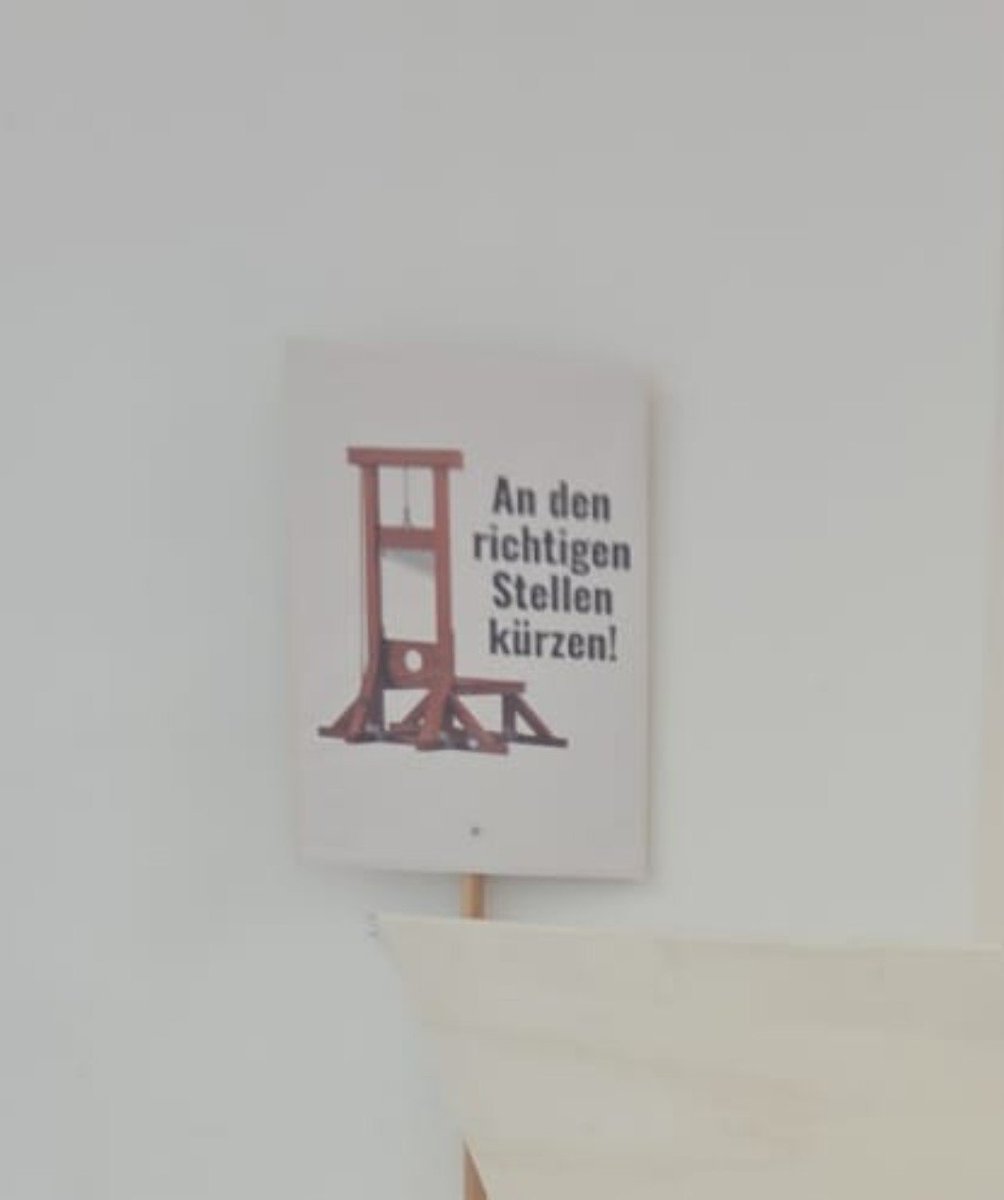 peter_schadt's tweet photo. Kurator für die #DeineZeit Ausstellung ist der beste Job. Hier im Bild u.a. konstruktiver Vorschlag einer Verdi Kollegin für die aktuellen Sparmaßnahmen. https://t.co/JO54eU2gXM