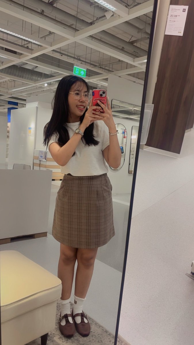 aiaopradit's tweet photo. ชีชอบถ่ายรูปกับกระจก🪞ละทำไมชีชอบทำปากจู๋ https://t.co/rZcRSyZwHA